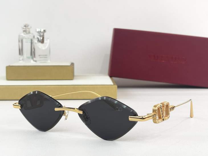 Picture of Valentino Sunglasses _SKUfw75048988fw